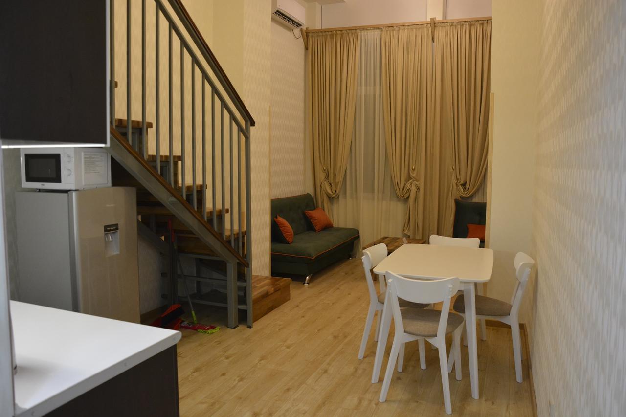 Full Comfort Apartment On Aghmashenebeli ティビリシ エクステリア 写真