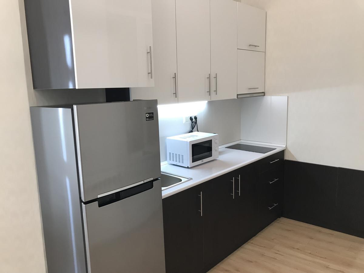 Full Comfort Apartment On Aghmashenebeli ティビリシ エクステリア 写真