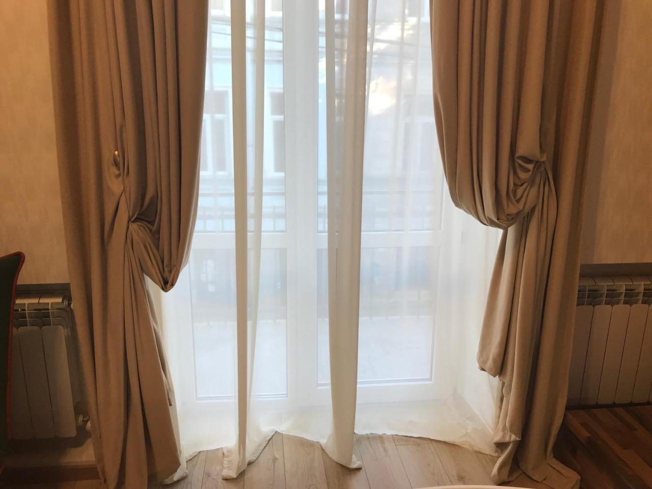 Full Comfort Apartment On Aghmashenebeli ティビリシ エクステリア 写真