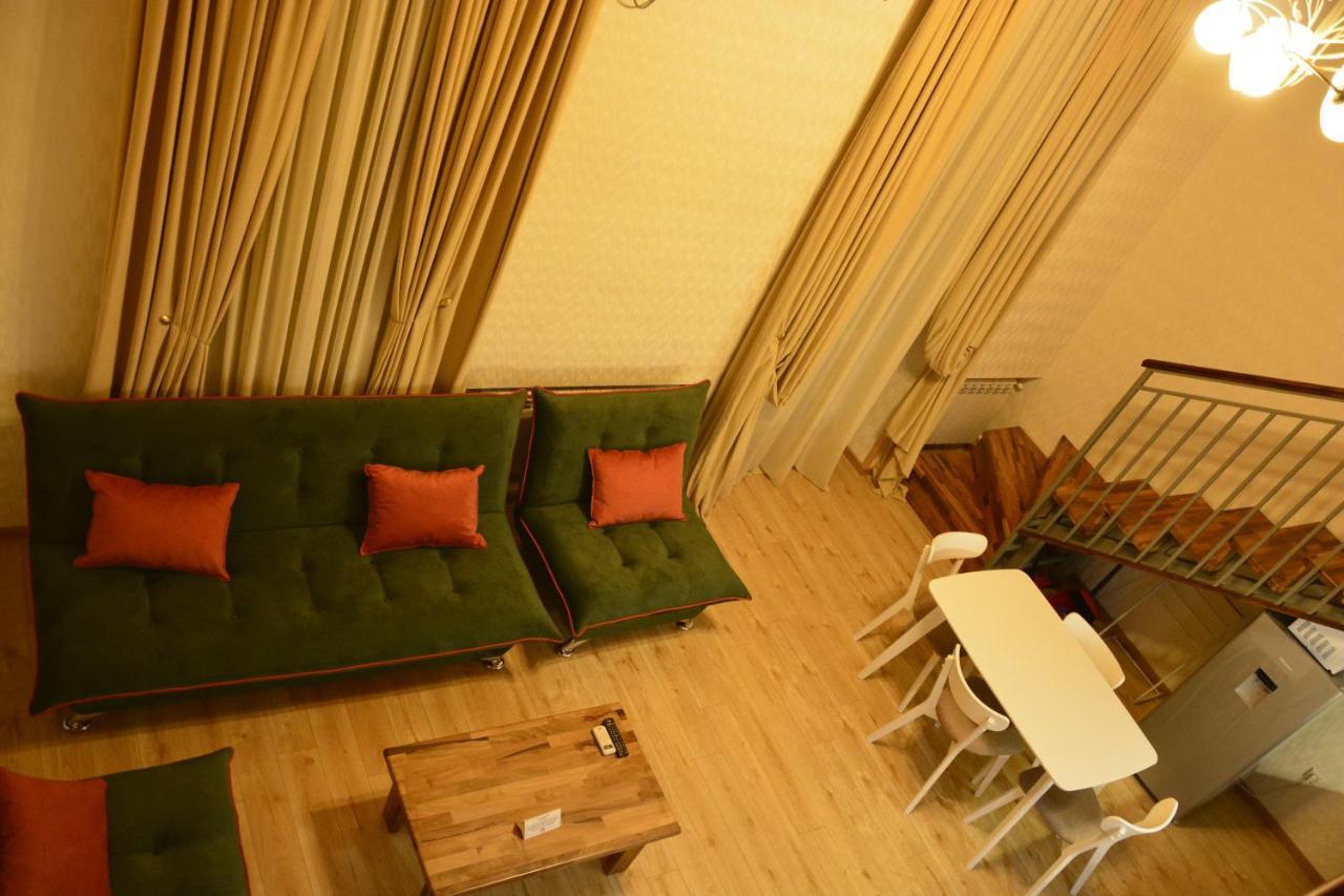 Full Comfort Apartment On Aghmashenebeli ティビリシ エクステリア 写真